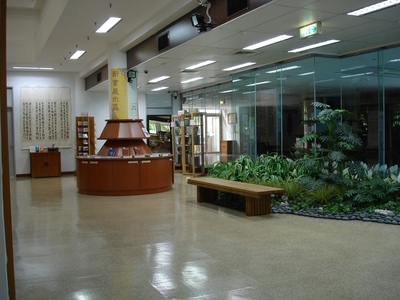 1F-新書展示區02(2003-2021.7)